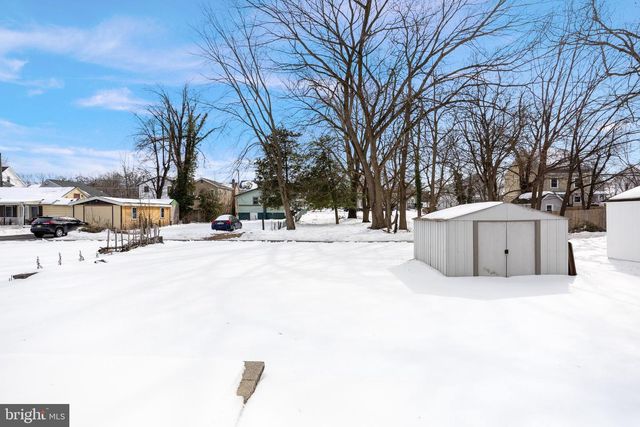 208 CHESTNUT ST, Mount Holly, NJ 08060