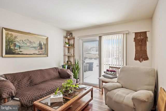 208 CHESTNUT ST, Mount Holly, NJ 08060