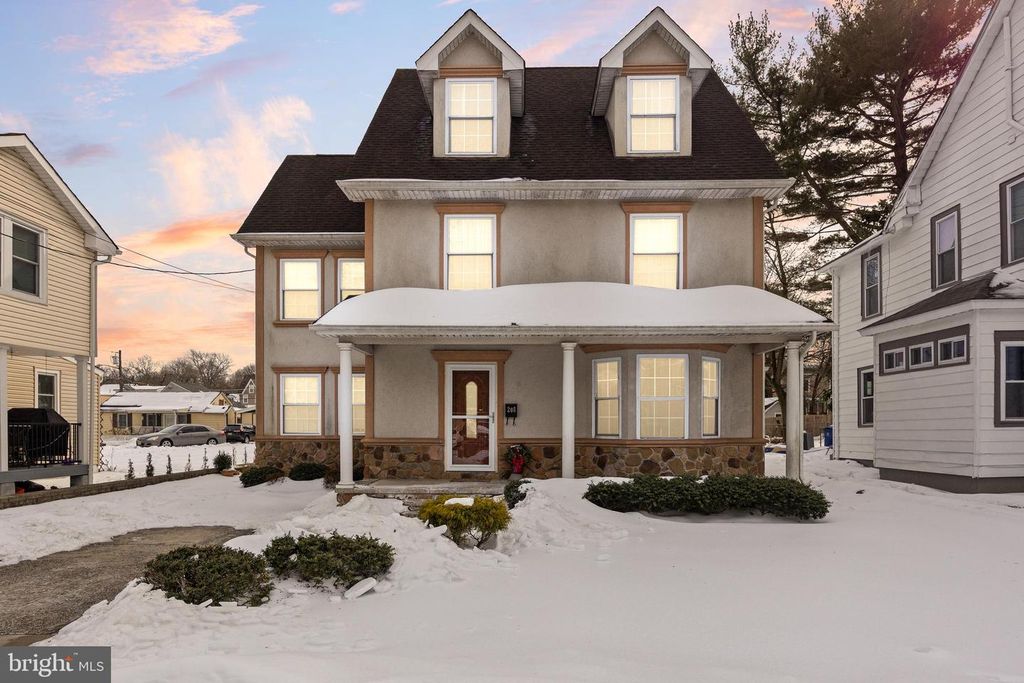 208 CHESTNUT ST, Mount Holly, NJ 08060