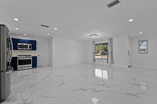 9110 Banquet Way, Lake Worth, FL 33467