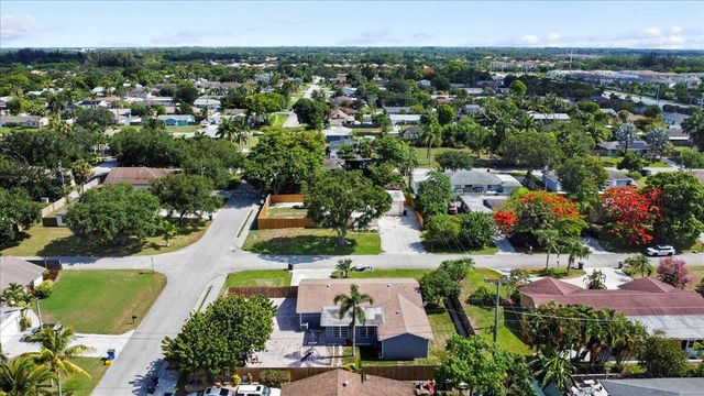 9110 Banquet Way, Lake Worth, FL 33467