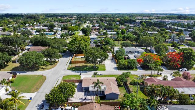 9110 Banquet Way, Lake Worth, FL 33467
