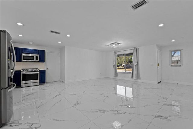 9110 Banquet Way, Lake Worth, FL 33467