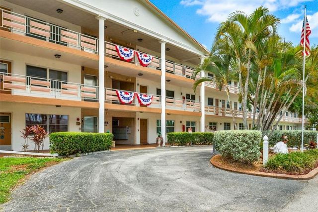 6015 19TH STREET N 302, St Petersburg, FL 33714