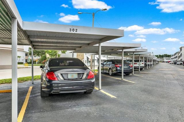 6015 19TH STREET N 302, St Petersburg, FL 33714