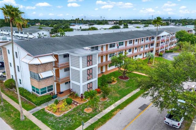 6015 19TH STREET N 302, St Petersburg, FL 33714