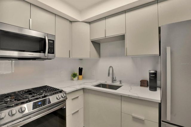 6015 19TH STREET N 302, St Petersburg, FL 33714