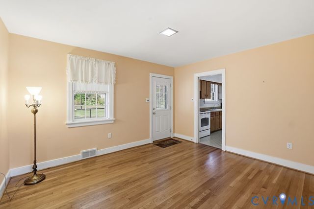 2206 Valentine Rd, Henrico, VA 23228