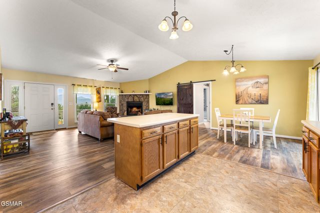 3401 Barber Way, Sevierville, TN 37862
