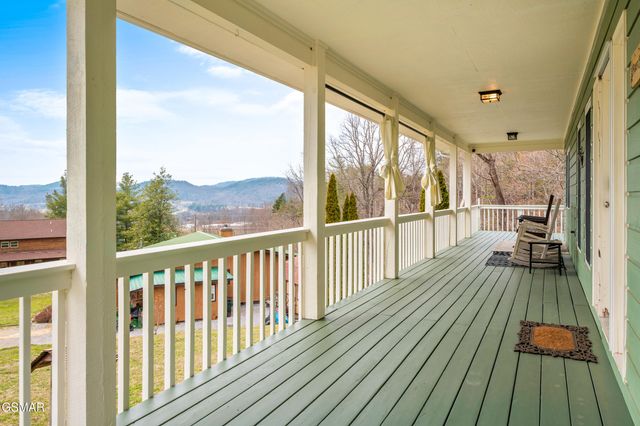 3401 Barber Way, Sevierville, TN 37862