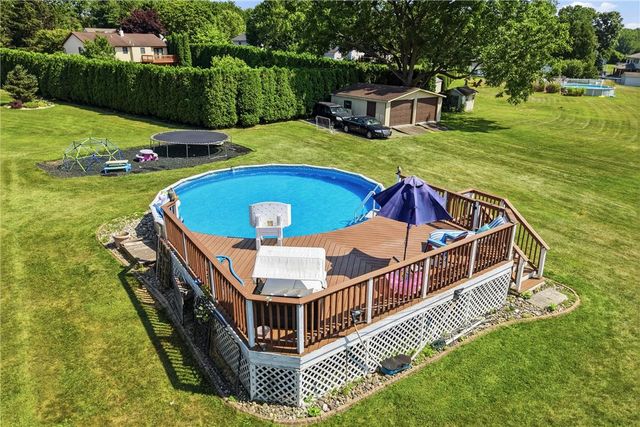 6232 Dove Drive, East Allen Twp, PA 18017