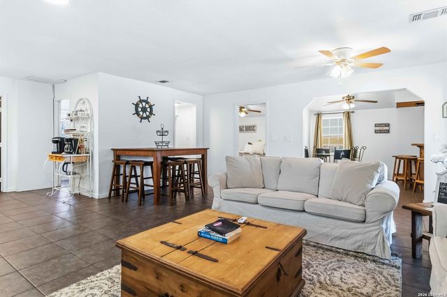 2481 LAKESHORE DR, Canyon Lake, TX 78133