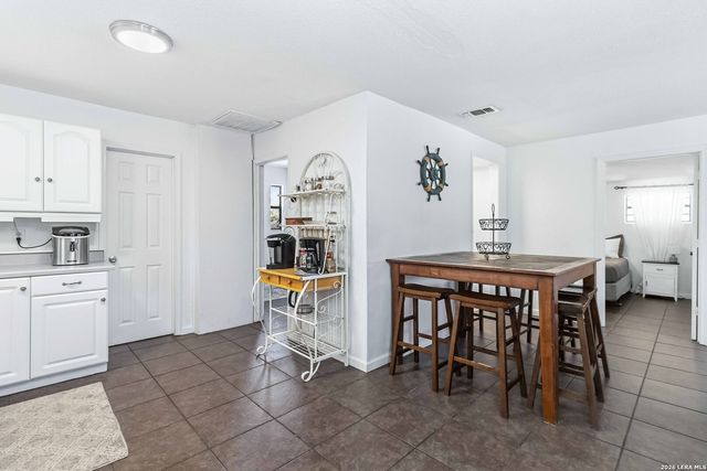 2481 LAKESHORE DR, Canyon Lake, TX 78133