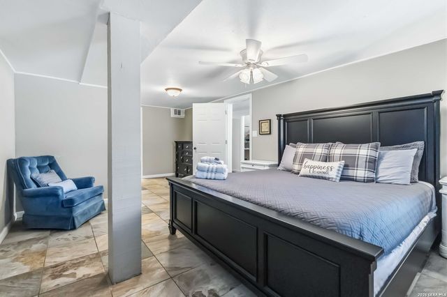 2481 LAKESHORE DR, Canyon Lake, TX 78133