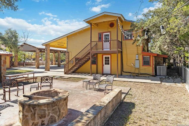2481 LAKESHORE DR, Canyon Lake, TX 78133