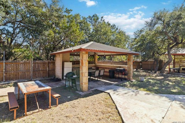 2481 LAKESHORE DR, Canyon Lake, TX 78133