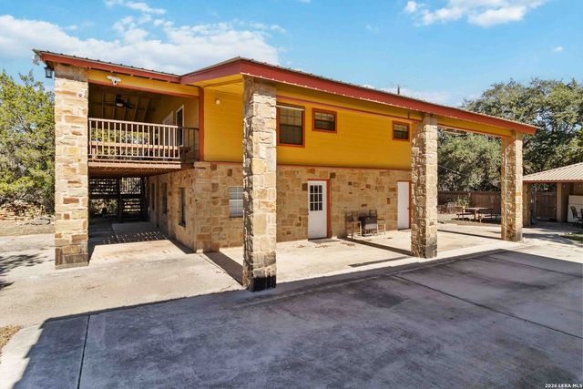2481 LAKESHORE DR, Canyon Lake, TX 78133