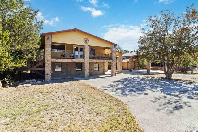 2481 LAKESHORE DR, Canyon Lake, TX 78133