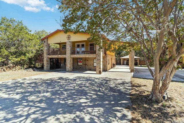 2481 LAKESHORE DR, Canyon Lake, TX 78133