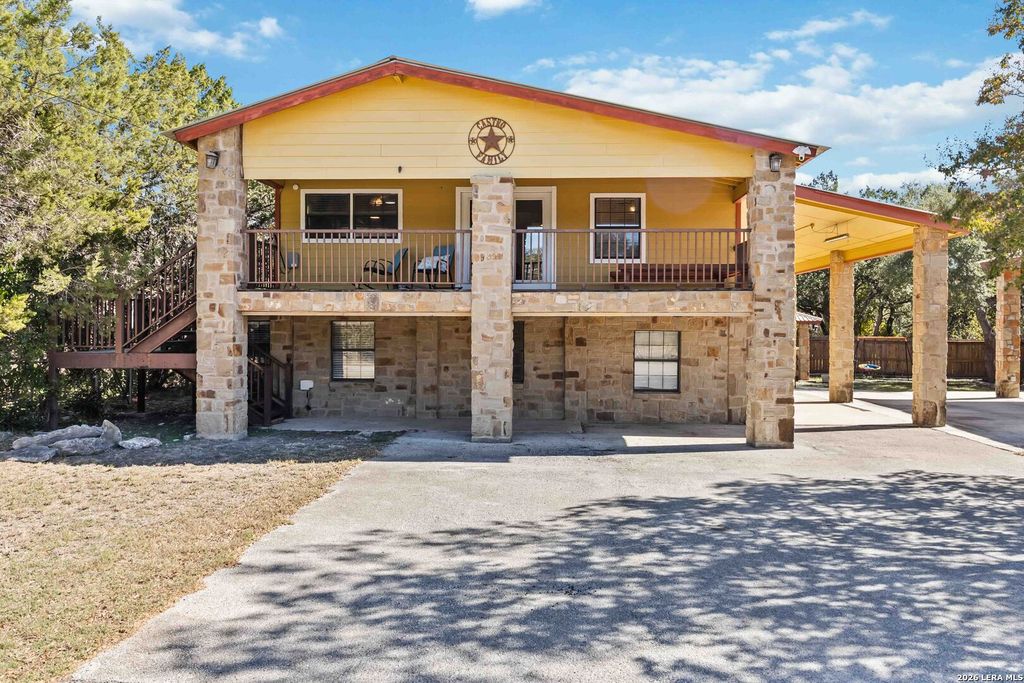 2481 LAKESHORE DR, Canyon Lake, TX 78133