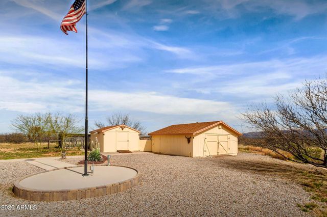 8541 S Almosta Ranch Road, Hereford, AZ 85615
