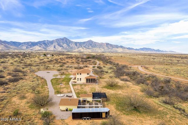 8541 S Almosta Ranch Road, Hereford, AZ 85615