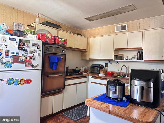 3007 S 72ND ST, Philadelphia, PA 19153