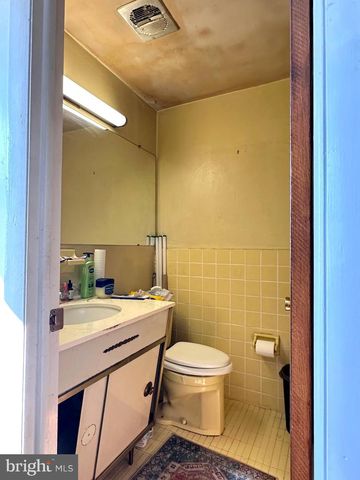 3007 S 72ND ST, Philadelphia, PA 19153