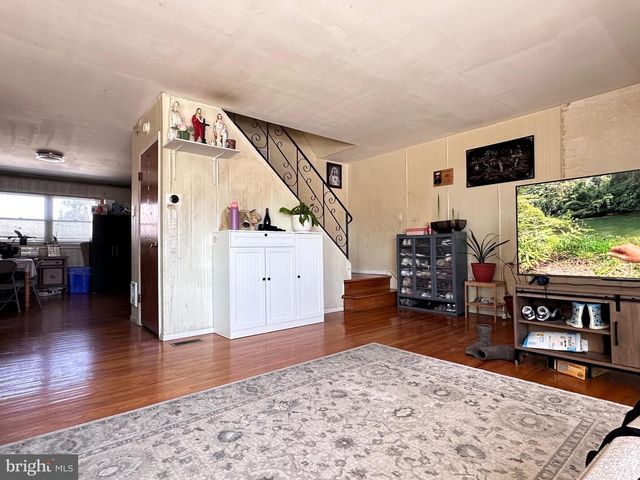 3007 S 72ND ST, Philadelphia, PA 19153