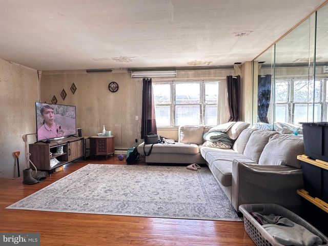 3007 S 72ND ST, Philadelphia, PA 19153