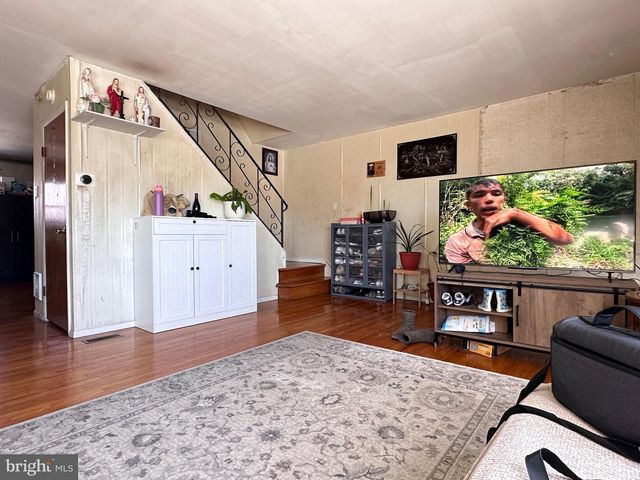 3007 S 72ND ST, Philadelphia, PA 19153