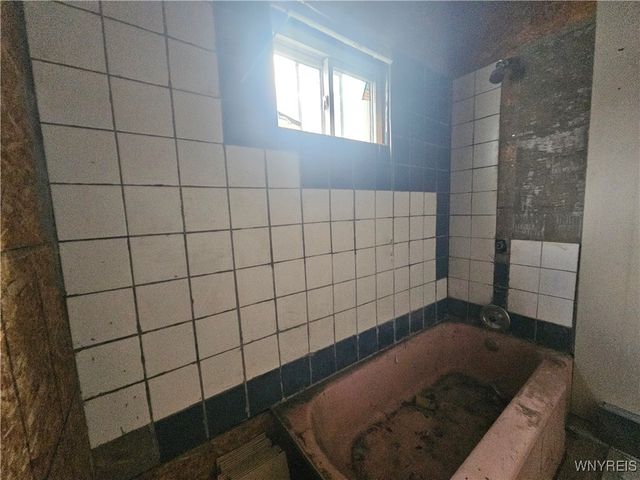 21 Liddell Street, Buffalo, NY 14212