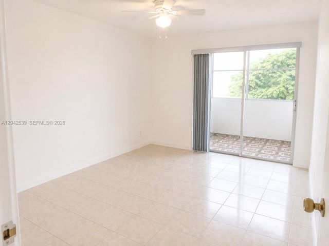500 W Village Green Cir W 308, Palm Springs, FL 33461