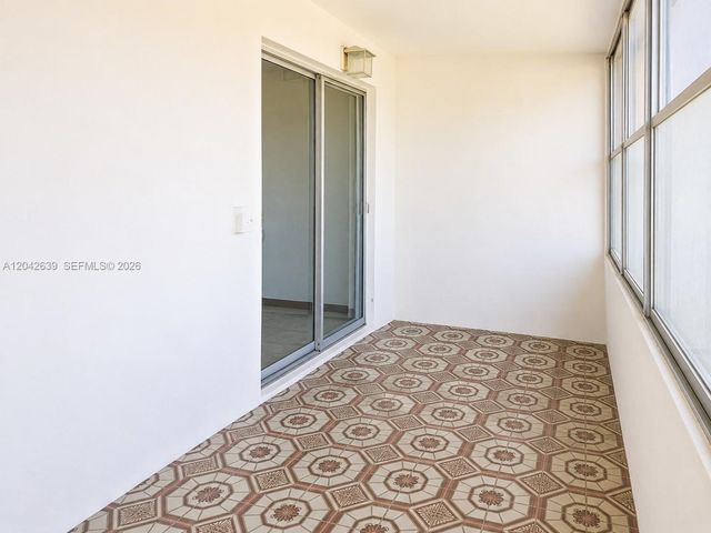 500 W Village Green Cir W 308, Palm Springs, FL 33461