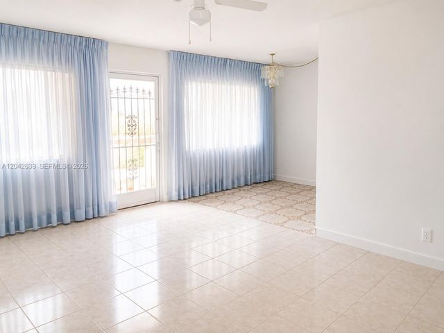 500 W Village Green Cir W 308, Palm Springs, FL 33461