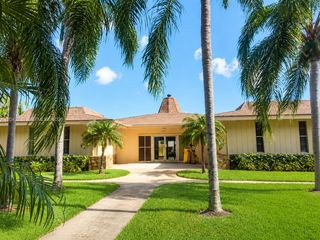 500 W Village Green Cir W 308, Palm Springs, FL 33461