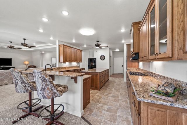 42 Sycamore Rd, Crossville, TN 38555