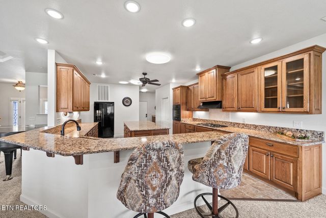 42 Sycamore Rd, Crossville, TN 38555