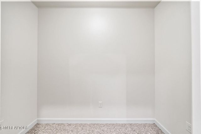 42 Sycamore Rd, Crossville, TN 38555