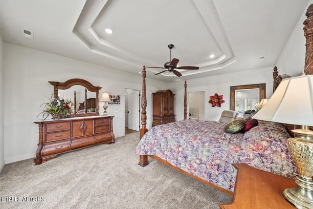 42 Sycamore Rd, Crossville, TN 38555