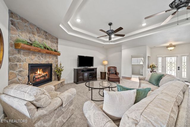 42 Sycamore Rd, Crossville, TN 38555