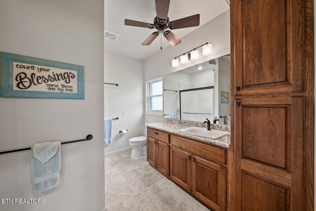 42 Sycamore Rd, Crossville, TN 38555