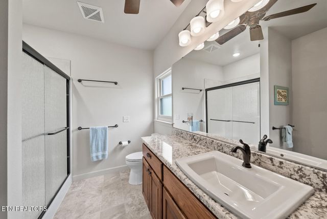 42 Sycamore Rd, Crossville, TN 38555