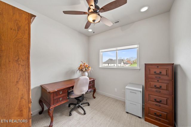 42 Sycamore Rd, Crossville, TN 38555