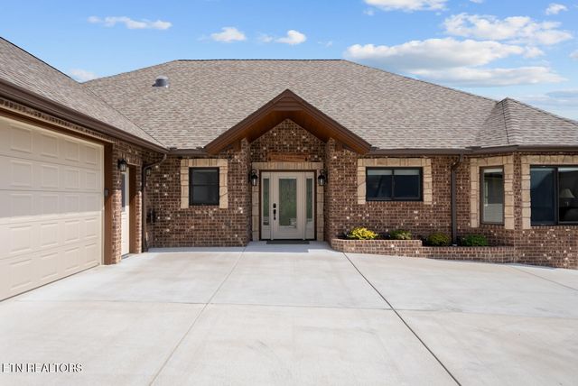 42 Sycamore Rd, Crossville, TN 38555