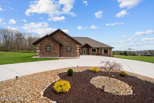 42 Sycamore Rd, Crossville, TN 38555