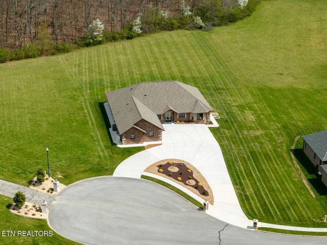 42 Sycamore Rd, Crossville, TN 38555