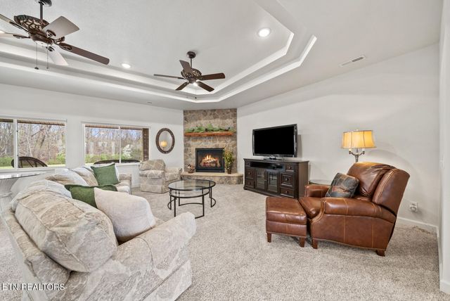 42 Sycamore Rd, Crossville, TN 38555