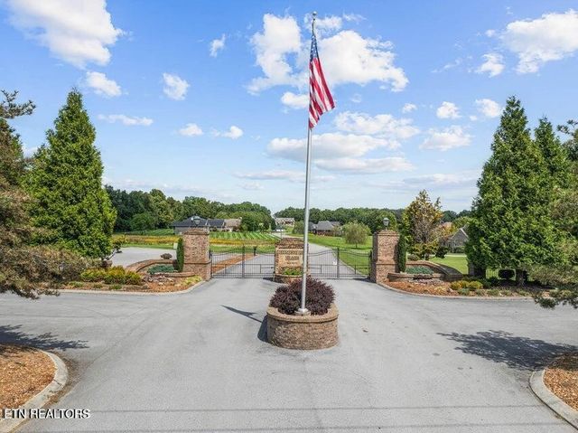 42 Sycamore Rd, Crossville, TN 38555