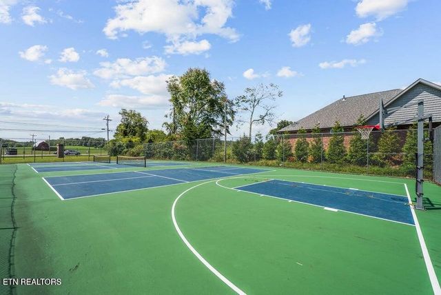 42 Sycamore Rd, Crossville, TN 38555